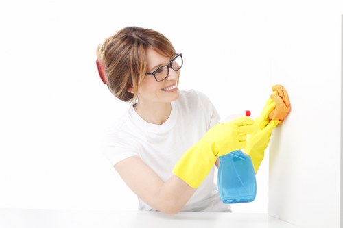Steaming and fabric-safe curtain cleaning process for drapes